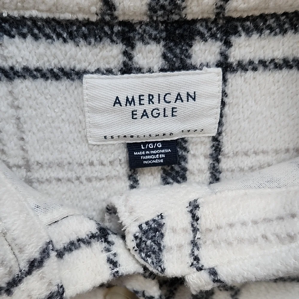 American Eagle Cream and Black Checkered Cotton Blend Shacket Women's Size Large - Picture 2 of 7